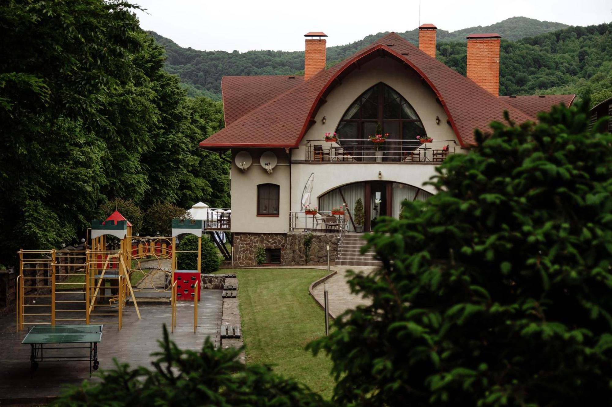 Villa Kvitka Svalyava Exterior photo